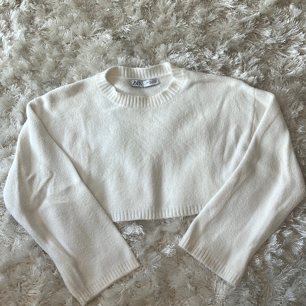 White cropped Zara sweater, size small